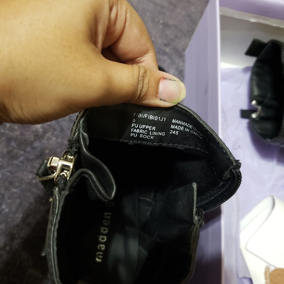 Boots - Picture 4 of 5